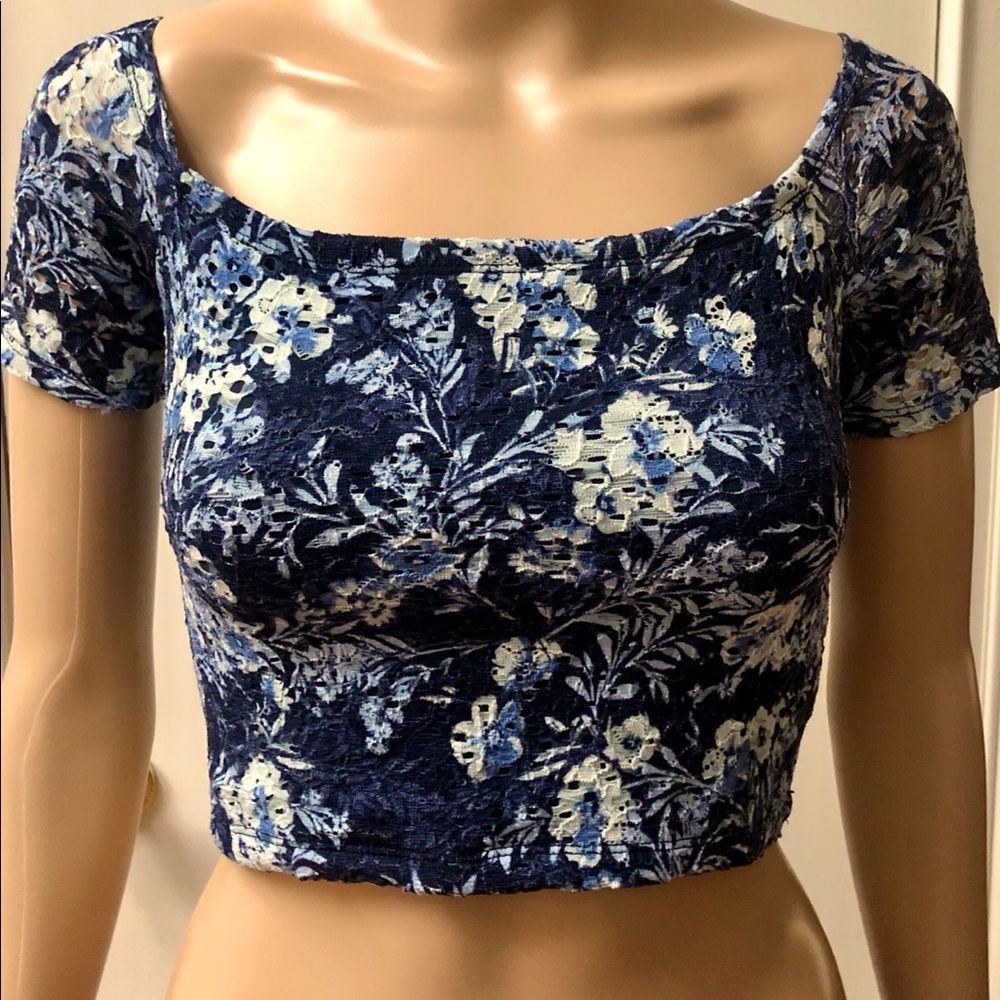 Hollister Women’s Floral/Lace Crop Top